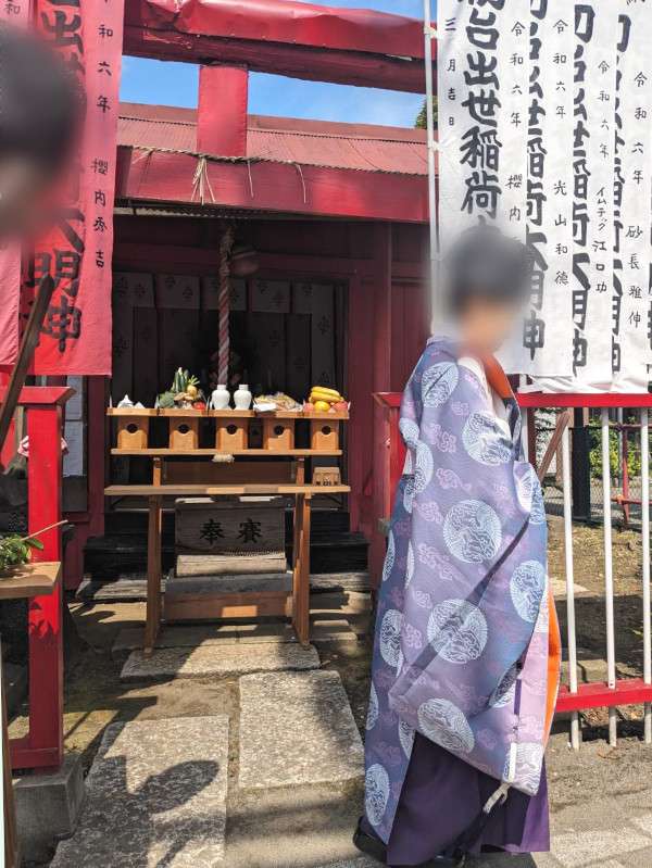 初台出世稲荷大明神の石のお社とお狐様のお引越し。渋谷区初台